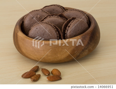 Chocolate macaroons 14066951