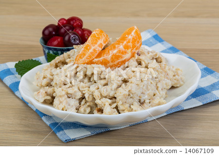 Oatmeal Oatmeal 14067109