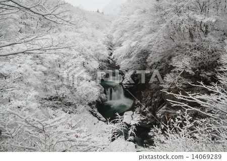 Winter's Feng Shui 48th Falls 14069289