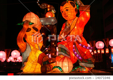 Nagasaki lantern Nagasaki lantern 14071046