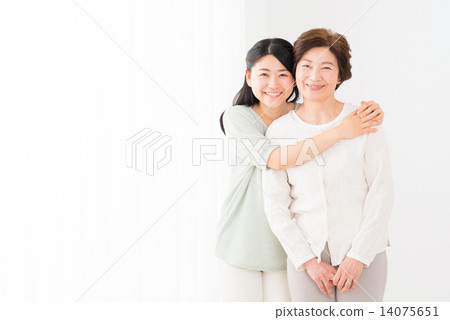 Two-generation woman image 14075651