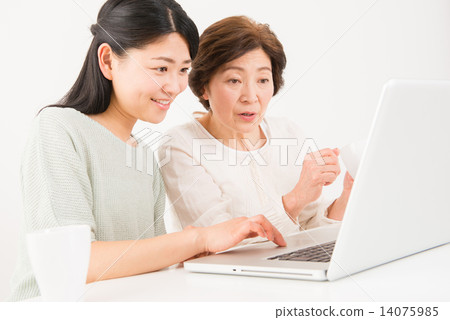 Two-generation woman image 14075985