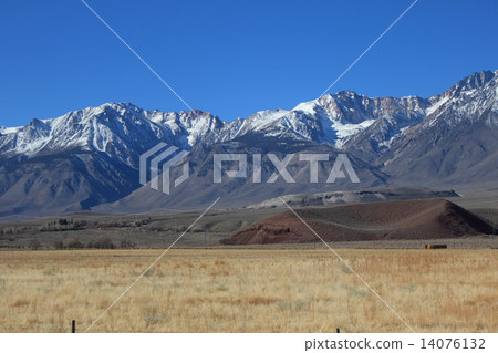 Sierra Nevada Mountains Sierra Nevada Mountains 14076132