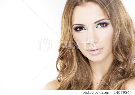 portrait beautiful brunette 14079544