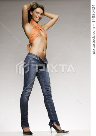 beautiful blonde model 14080424