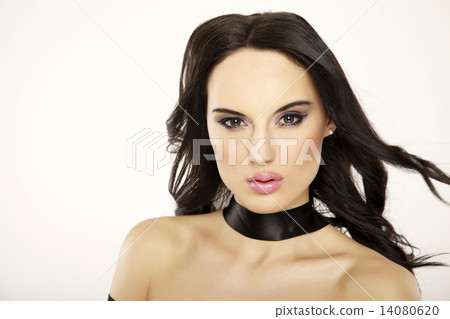 portrait beautiful brunette 14080620