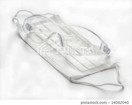 Glasses and nonwoven mask for pollen allergy Glasses and nonwoven mask for pollen allergy 14082040