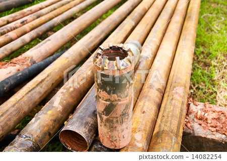 Tungsten core bit and drilling pipe used in the mining industry 14082254