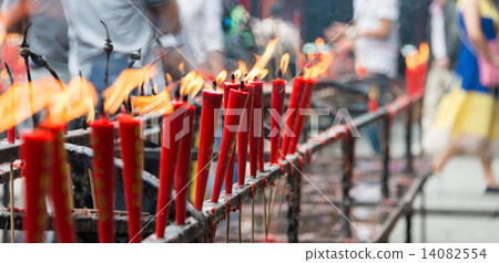 China · Sichuan Province Shennong Rei mountain temple candle China · Sichuan Province Shennong Rei mountain temple candle 14082554