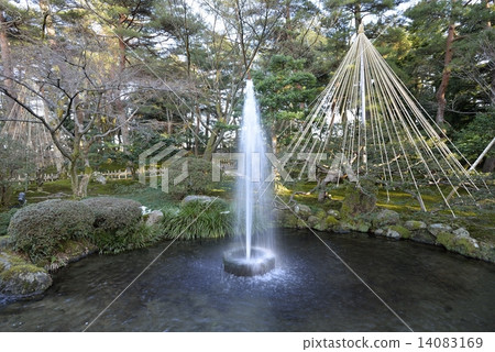 Kanazawa Kenrokuen · Japan's oldest fountain Kanazawa Kenrokuen · Japan's oldest fountain 14083169
