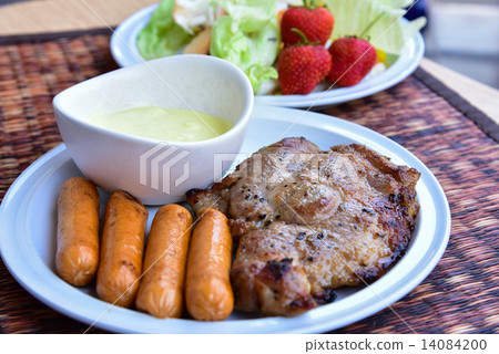 Grilled steak 14084200