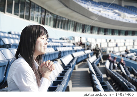 Women in the stadium Women in the stadium 14084400