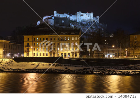 City and castle Hohensalzburg at sunset 14094712