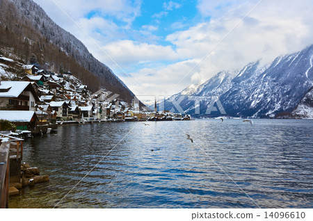 Village Hallstatt on the lake - Salzburg Austria 14096610
