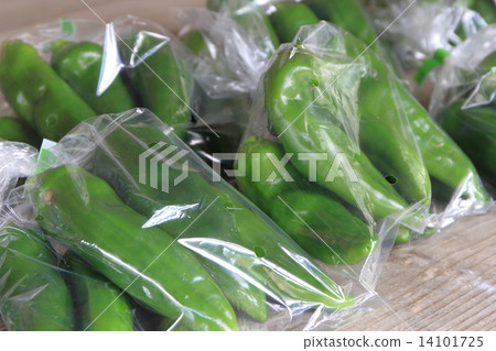  Red peppers 14101725