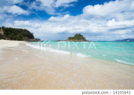 Beach in Okinawa · Kariyushi Beach Beach in Okinawa · Kariyushi Beach 14105841