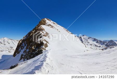 Mountains ski resort - Innsbruck Austria Mountains ski resort - Innsbruck Austria 14107290