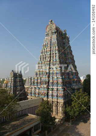 Meenakshi hindu temple in Madurai, Tamil Nadu, South India. Scul 14108492