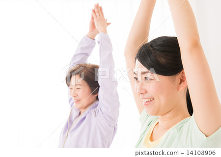 Two-generation woman image Two-generation woman image 14108906