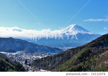 Fuji in the midwinter from the mountain 14112978
