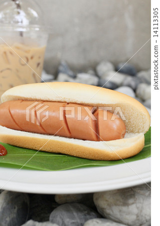 Fast food hot dog with ketchup Fast food hot dog with ketchup 14113305