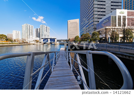 Tennozu Isle and blue sky 14121662