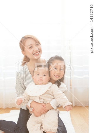 笑臉 微笑 擁抱 14122716