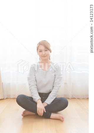 person, female, females 14123173