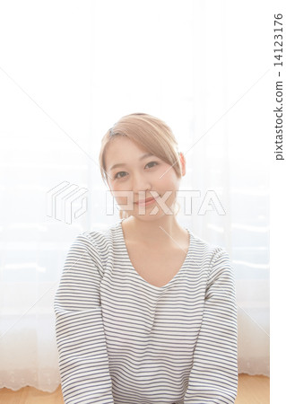 person, female, lady 14123176