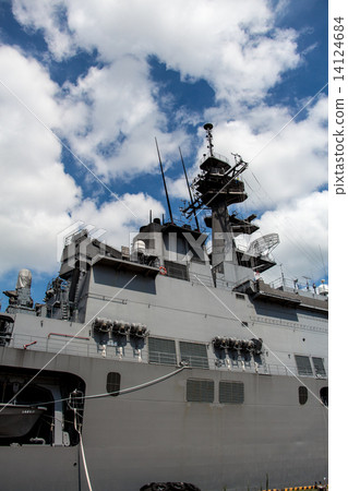 The shipping ship went badly. 14124684