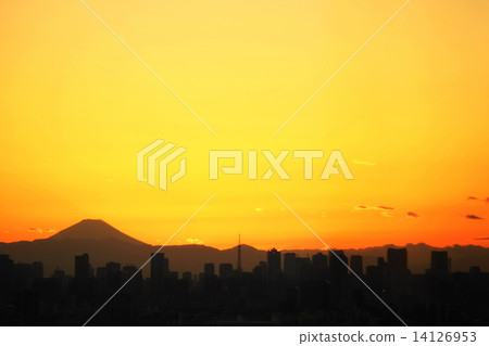 2月天空和日落137富士山晚上和大都市區的高層建築群 14126953
