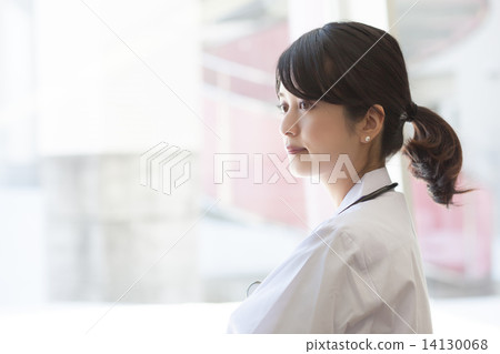 Fresh female doctor in white coat 14130068
