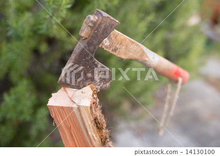 在木柴困住的一把老軸 14130100