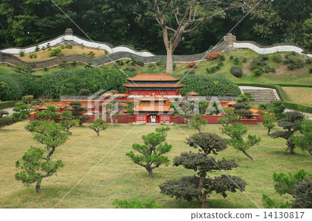 Fake Chinese Imperial Palaces in Shenzhen Fake Chinese Imperial Palaces in Shenzhen 14130817