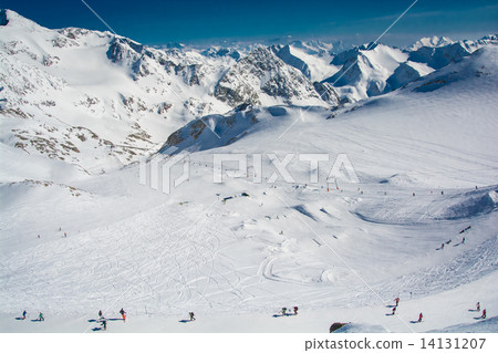 Ski resort of Neustift Stubai glacier Austria 14131207