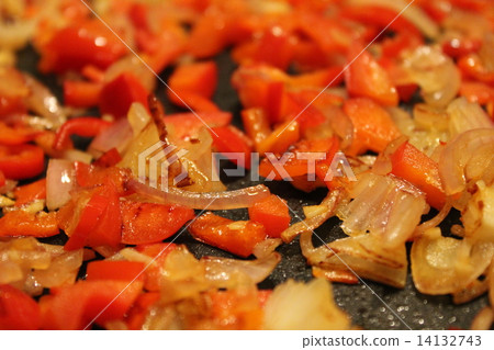 Sauteed Onions & Red Pepper 14132743