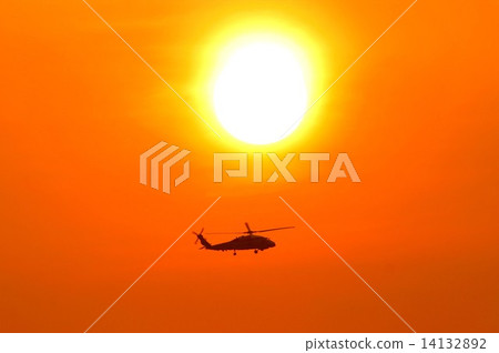 美國海軍SH-60 B海鷹艦的反潛直升機也在日本東日本大地震等災難中活躍起來 14132892