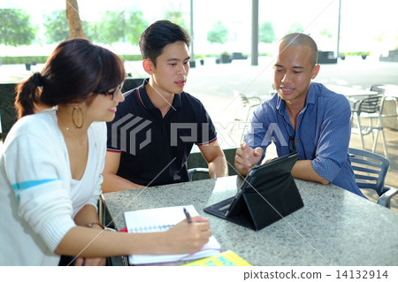 Young adults in campus 14132914