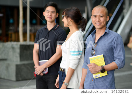 Young adults in campus Young adults in campus 14132981