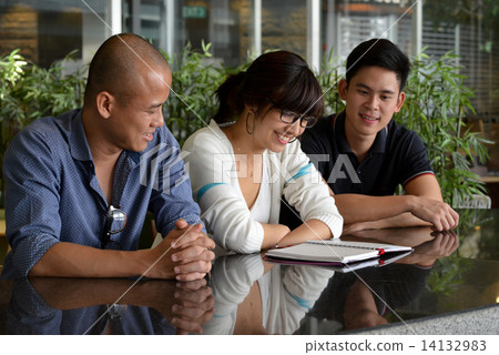 Young adults in campus 14132983