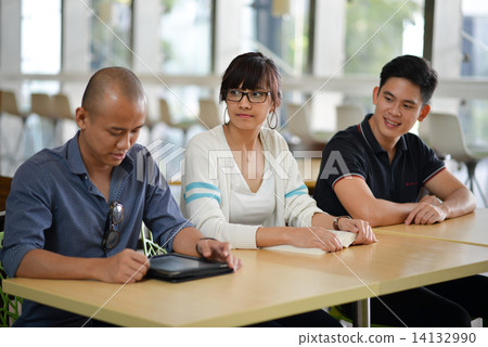 Young adults in campus 14132990