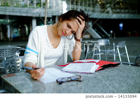 Stressed students in campus 14133094