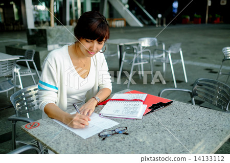 Young female pan-asian student in campus Young female pan-asian student in campus 14133112