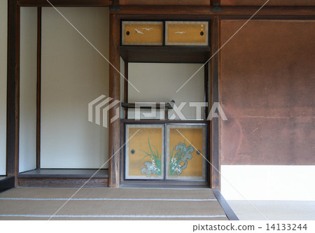 女學生的學校與Tomotsuki的觀點不同 14133244