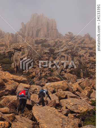 塔斯馬尼亞島凱迪拉克山的登山路線 14133391