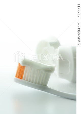 Toothpaste, toothbrush 14134511