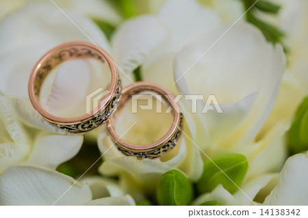 Two wedding rings in infinity sign. Love concept. 14138342