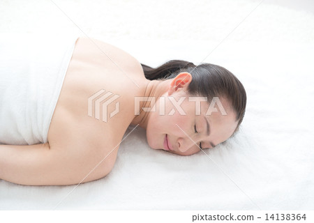 Esthetic 40's Female Bath Towel 14138364