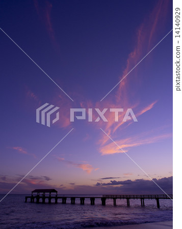 Dusk at dusk 14140929