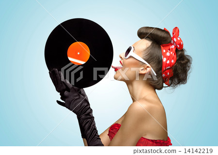 The vinyl desire. The vinyl desire. 14142219